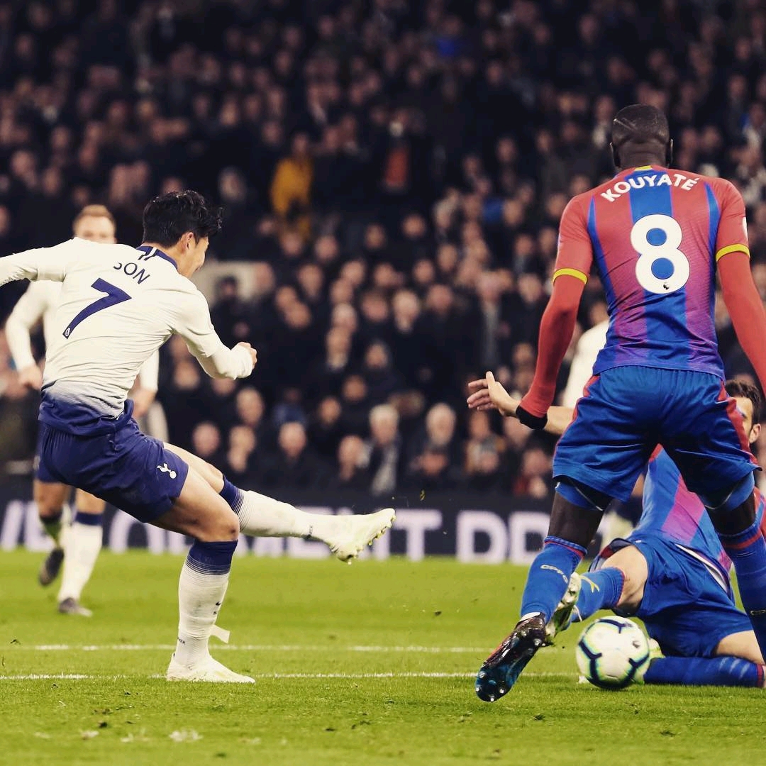 但她依旧是 但她依旧是